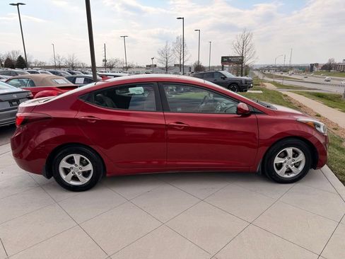 Used 2014 Hyundai Elantra SE image 6