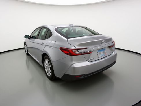 Used 2025 Toyota Camry LE FWD image 6