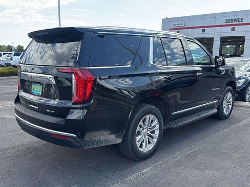 Used 2023 GMC Yukon SLT w/ SLT Luxury Package AWD/4WD image 6