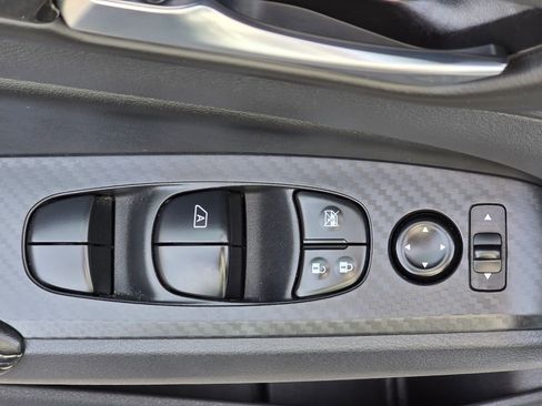 Used 2025 Nissan Altima 2.5 SV image 13