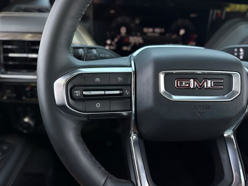 Used 2025 GMC Yukon Elevation w/ Technology Package AWD/4WD image 11