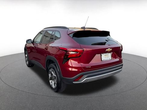 Used 2025 Chevrolet Trax LT image 11