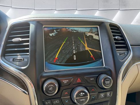 Used 2016 Jeep Grand Cherokee Limited image 15