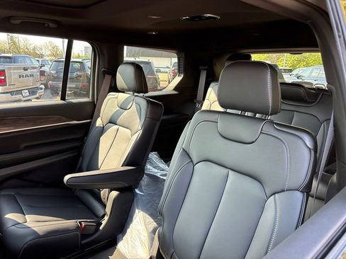 New 2026 Jeep Grand Cherokee L Limited AWD/4WD image 8