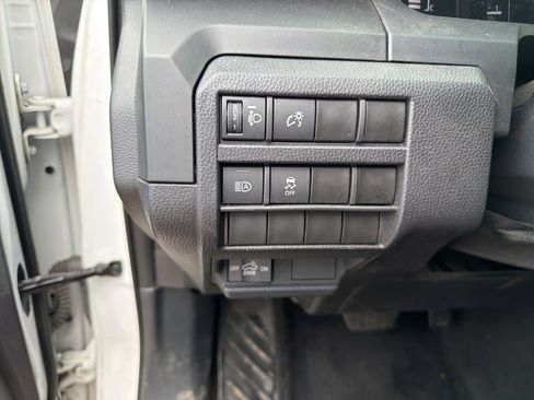 Used 2024 Toyota Tacoma SR RWD image 15