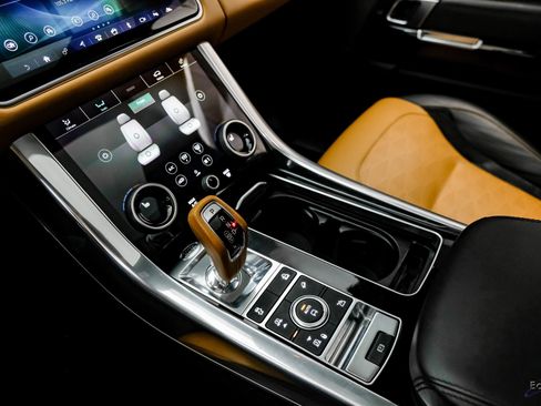 Used 2020 Land Rover Range Rover Sport SVR image 58