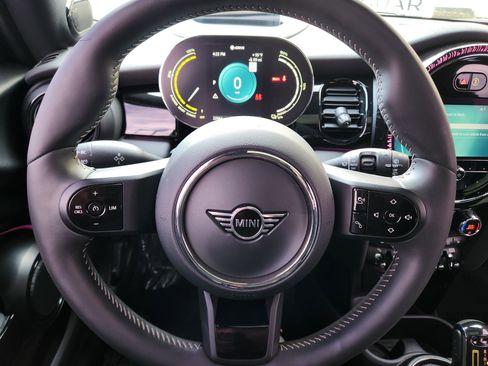 Used 2023 MINI Cooper SE image 7