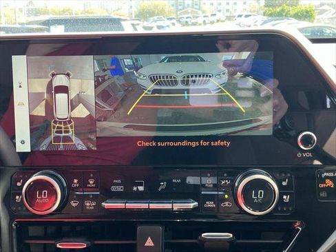 Certified 2025 Toyota Highlander Limited AWD/4WD image 14