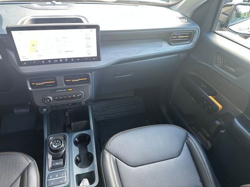 Used 2025 Ford Maverick Tremor image 19