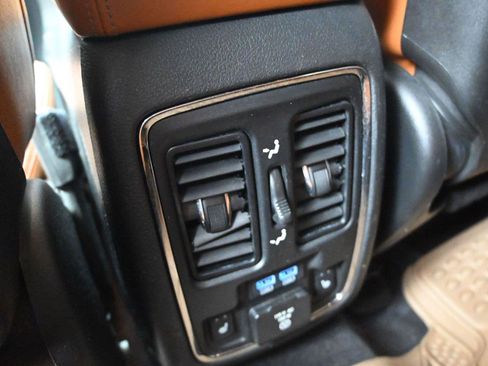 Used 2018 Jeep Grand Cherokee SRT w/ Trailer Tow Group IV AWD/4WD image 14