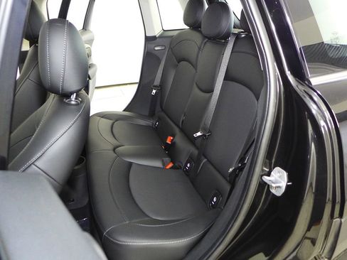 Used 2019 MINI Cooper 4-Door Hardtop image 21