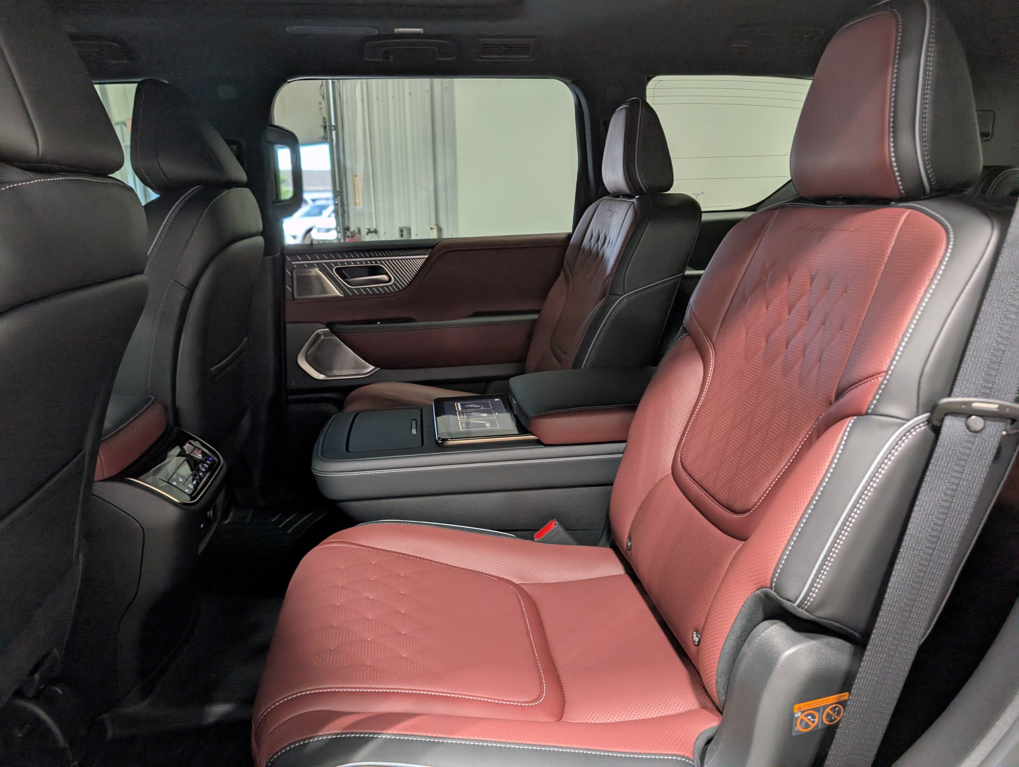 Used 2026 INFINITI QX80 Autograph w/ Autograph Exterior Package AWD/4WD image 17