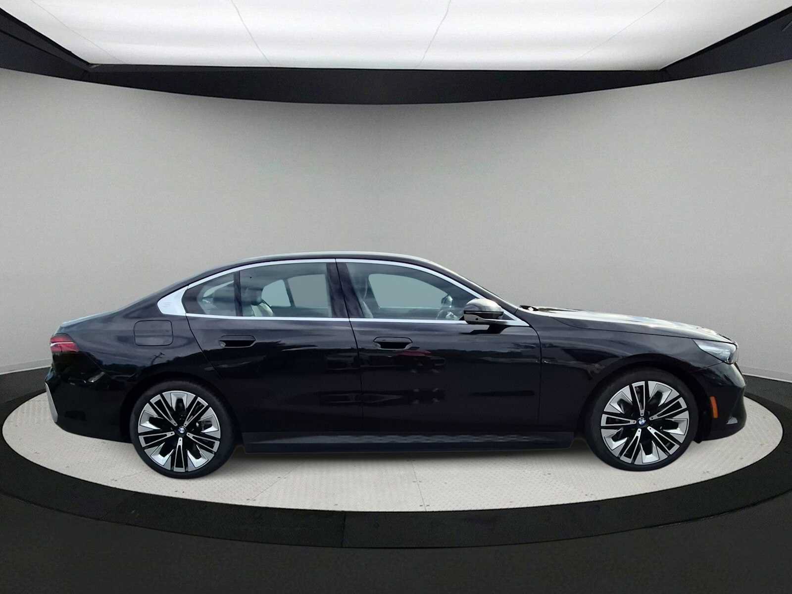 Used 2026 BMW i5 eDrive40 w/ Premium Package AWD/4WD image 9