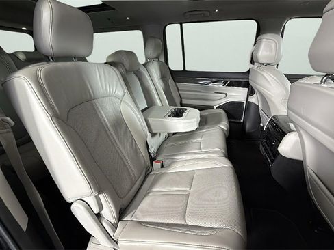 Used 2022 Jeep Wagoneer Series II w/ Premium Group I image 33