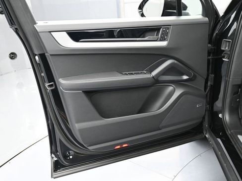 New 2026 Porsche Cayenne E-Hybrid image 15