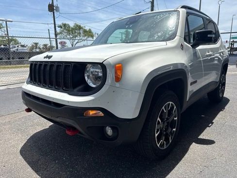 Used 2023 Jeep Renegade Trailhawk AWD/4WD image 3