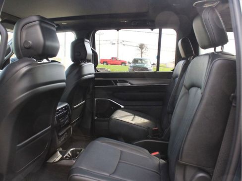 New 2026 Jeep Grand Wagoneer Limited AWD/4WD image 34