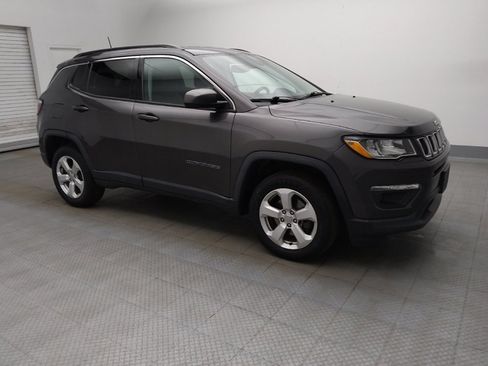 Used 2018 Jeep Compass Latitude w/ Popular Equipment Group AWD/4WD image 11