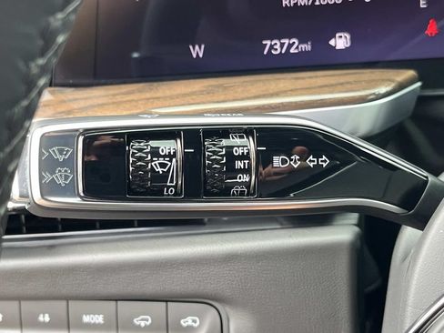 Used 2026 Cadillac Escalade Platinum Sport w/ LPO, ONYX Package AWD/4WD image 46