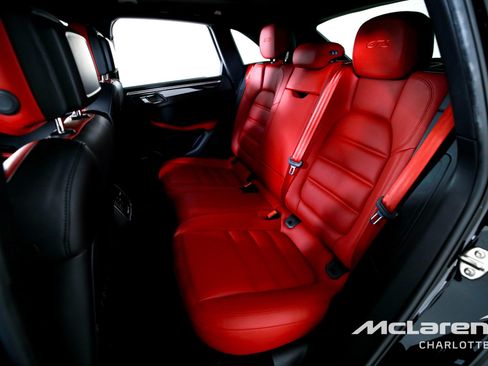 Used 2017 Porsche Macan GTS AWD/4WD image 18