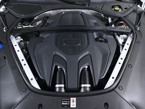 New 2025 Porsche Panamera 4 image 27