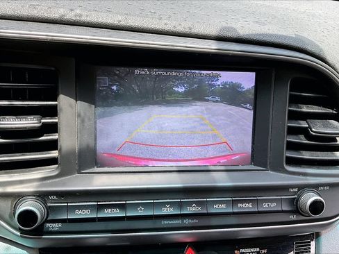Used 2020 Hyundai Elantra SEL FWD image 13
