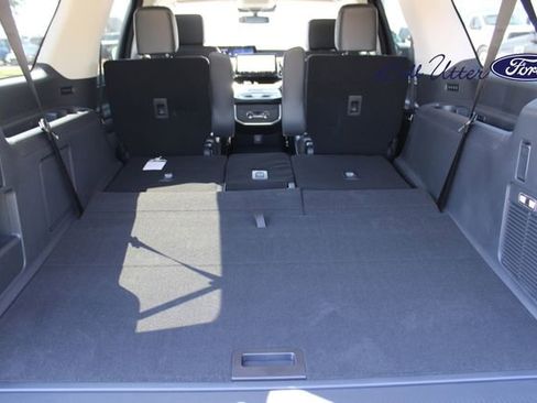 New 2025 Ford Expedition Max Platinum image 6