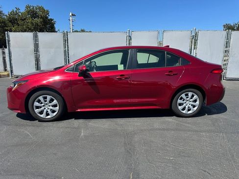 Used 2024 Toyota Corolla LE FWD image 2