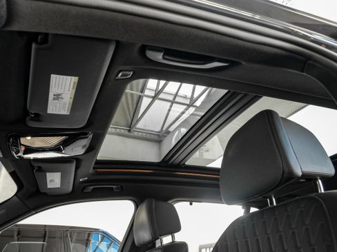 Used 2022 BMW X5 xDrive40i w/ M Sport Package AWD/4WD image 4