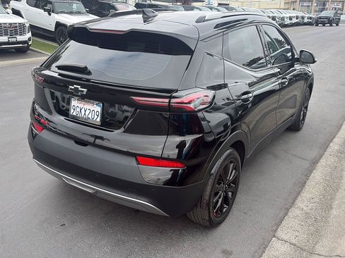 Used 2023 Chevrolet Bolt EUV LT w/ Convenience Package FWD image 5
