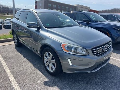 Used 2017 Volvo XC60 T5 Inscription image 5
