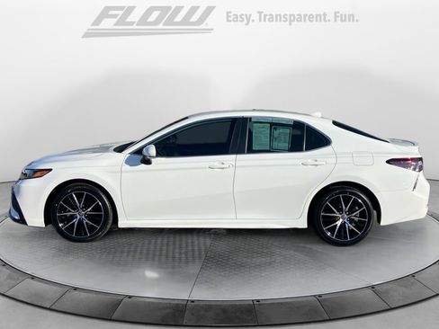 Used 2023 Toyota Camry SE image 5