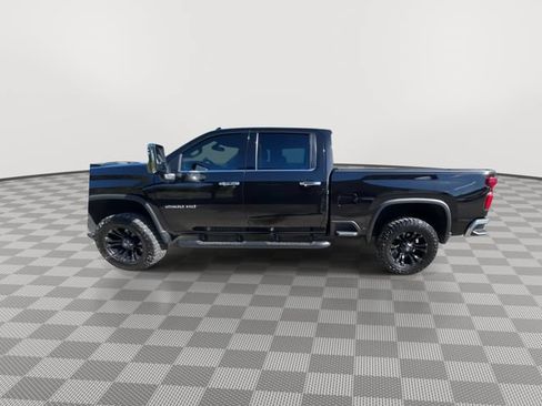 Used 2022 Chevrolet Silverado 2500 LTZ w/ LTZ Convenience Package AWD/4WD image 2