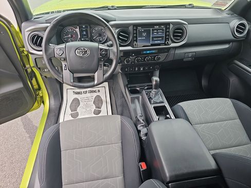 Used 2023 Toyota Tacoma TRD Off-Road w/ Technology Package image 15