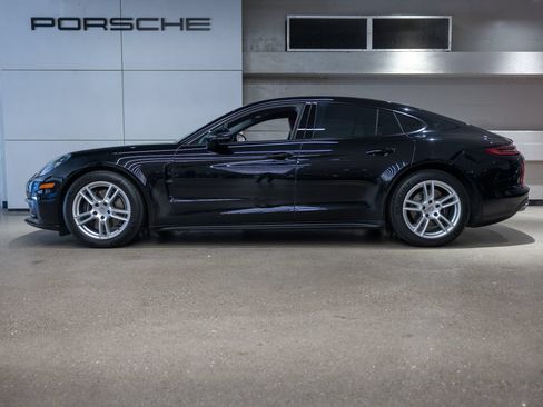 Used 2020 Porsche Panamera image 2