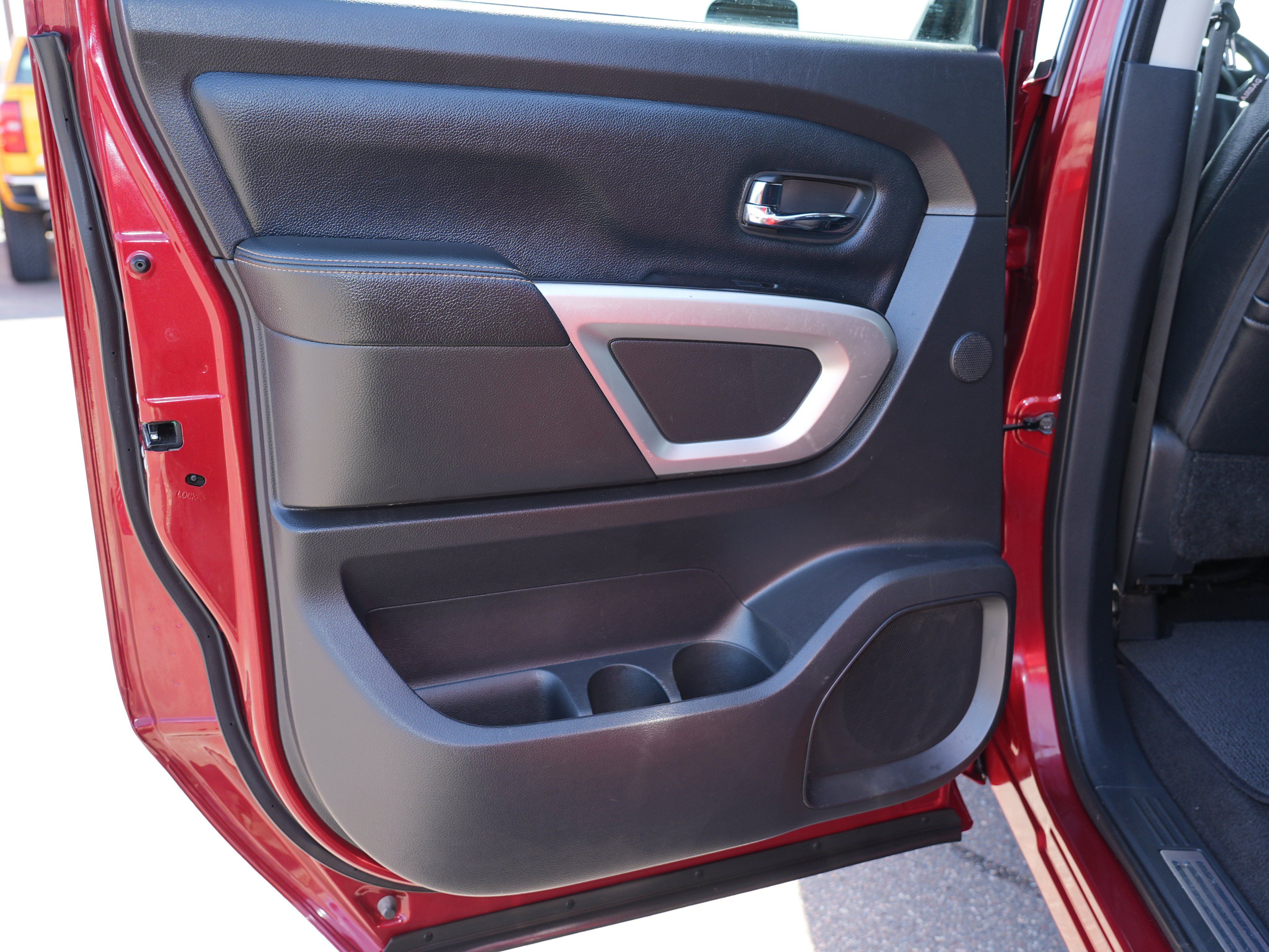 Used 2018 Nissan Titan SL w/ Texas Titan Edition AWD/4WD image 18