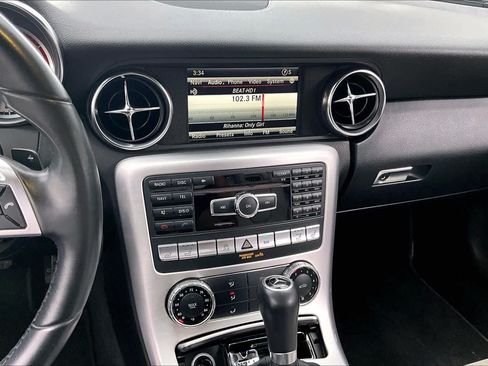 Used 2014 Mercedes-Benz SLK 350 image 31