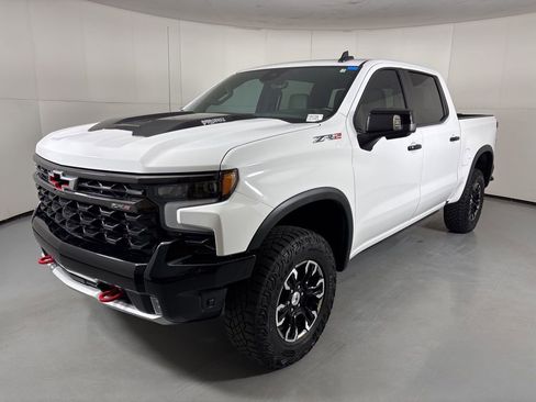 Used 2024 Chevrolet Silverado 1500 ZR2 w/ Technology Package AWD/4WD image 5