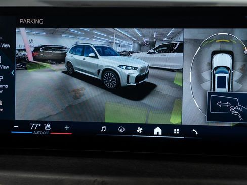 Used 2025 BMW X5 xDrive40i w/ M Sport Package image 26