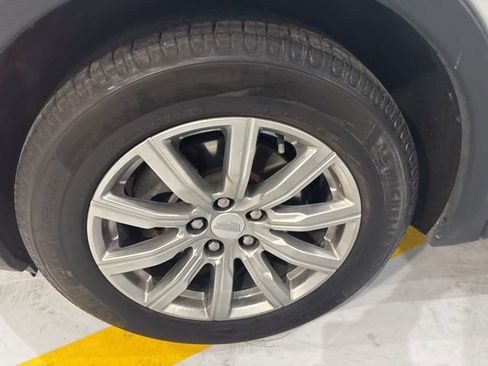 Used 2020 Cadillac XT4 Premium Luxury image 37