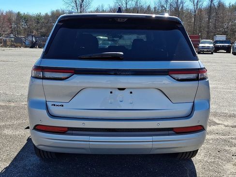New 2026 Jeep Grand Cherokee Limited AWD/4WD image 7