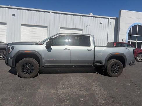 Used 2024 GMC Sierra 2500 AT4 w/ AT4 Premium Plus Package image 4