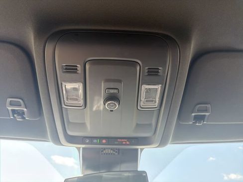 Used 2025 Chevrolet Tahoe LT RWD image 37