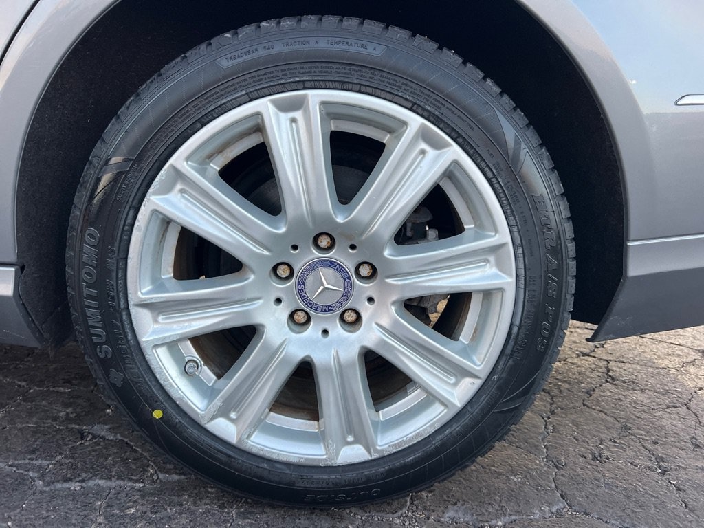 Used 2013 Mercedes-Benz E 350 4MATIC Sedan image 40