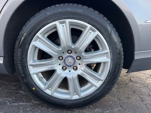 Used 2013 Mercedes-Benz E 350 4MATIC Sedan image 40