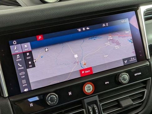 Used 2023 Porsche Macan Base image 24