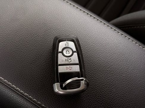 Used 2019 Ford Fusion SE FWD image 37