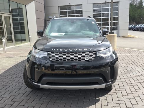 Certified 2025 Land Rover Discovery S image 2