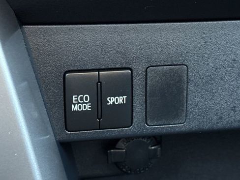 Used 2016 Toyota RAV4 LE image 26