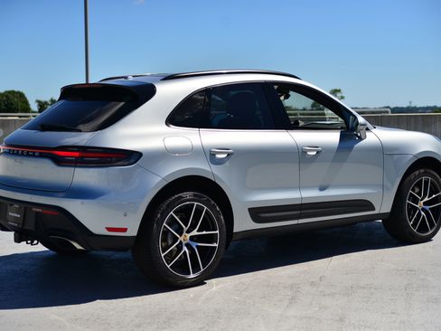 Used 2026 Porsche Macan image 9